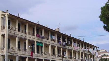 La carica dei 161 in attesa dell’alloggio