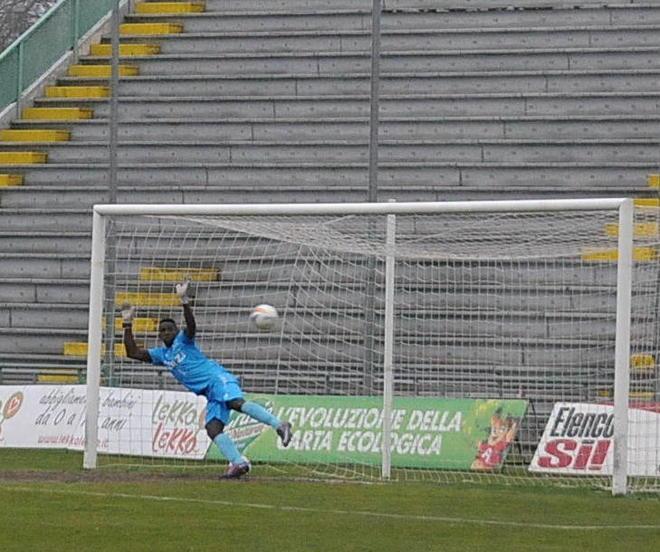 La Lucchese vince e riapre il campionato 