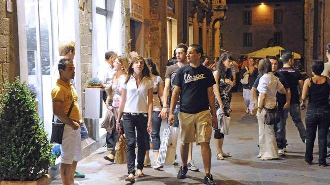Al debutto la Ztl 0-24 e la città si veste a festa
