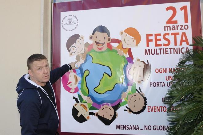 Uova contro la festa multietnica organizzata dalla palestra 
