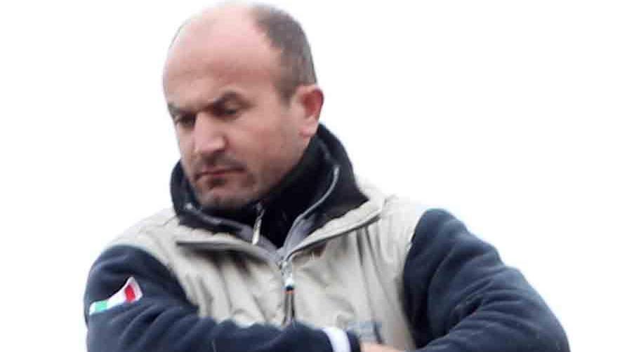 Artigiano minaccia di gettarsi dal tetto di una fabbrica. Sceso dopo un'ora di trattative