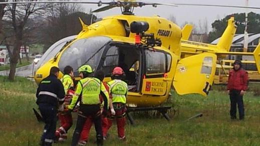 Ciclista trovato ferito, forse investito da un’auto
