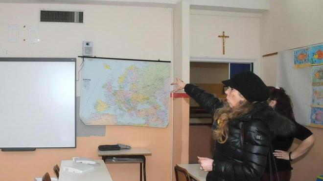 Svaligiata la scuola Custer: rubati pc, proiettori e scarpe da ginnastica