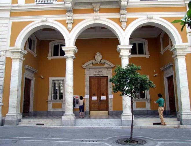 Finisce in vendita anche la Cassa di Risparmio di Carrara? 