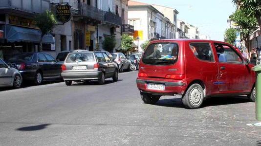 Contro i permessi a pagamento esposto in Procura