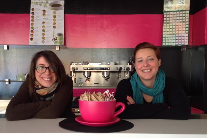 A 27 anni sfida la crisi e apre un solarium café