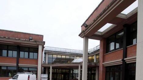 Iscrizioni in calo al Checchi: «È colpa anche dell’on-line»