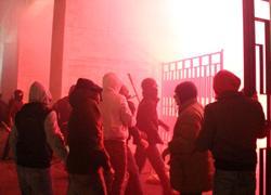 Assalto alla Prefettura, in trentasei subito a processo 
