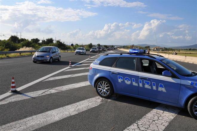 Ladro in fuga, inseguimento a 250 all’ora sulla Variante 
