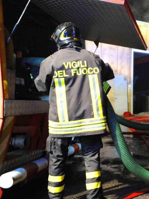 Famiglia evacuata per una frana 