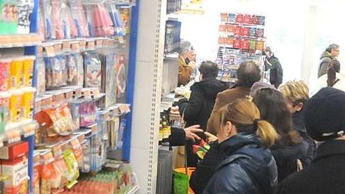 Derubano un’anziana alla Coop