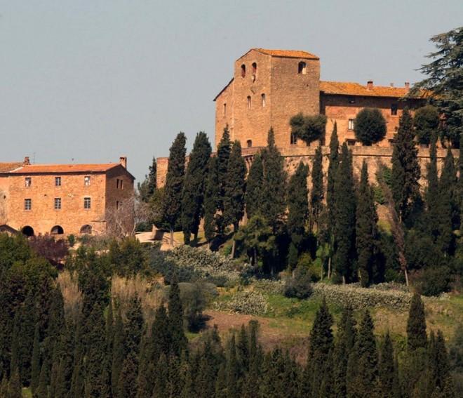 A Castelfalfi vendute oltre metà delle case