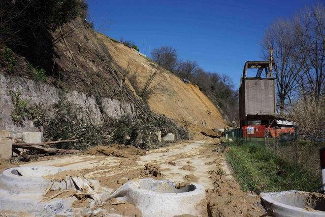 La marcia per chiedere il ripristino della viabilità sulla Francesca 