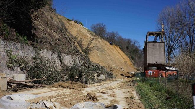 La marcia per chiedere il ripristino della viabilità sulla Francesca