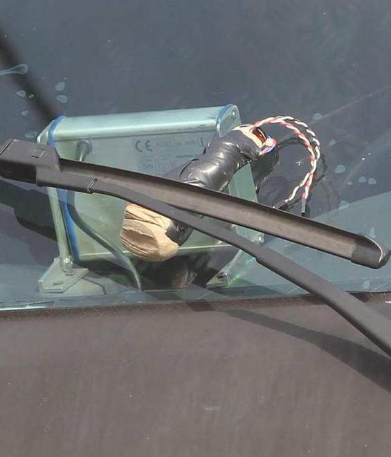 Assalto al portavalori con finta dinamite 