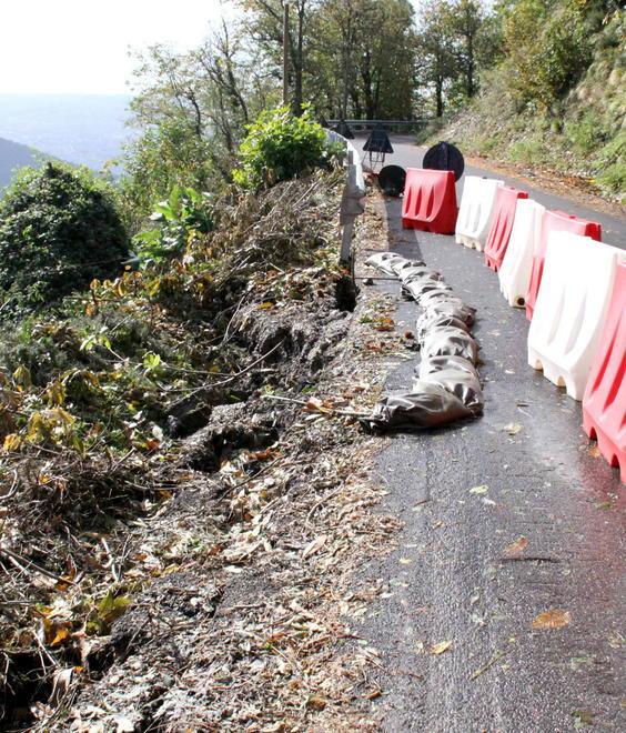 Noi, ostaggi delle frane “Senza pace da 10 giorni” 