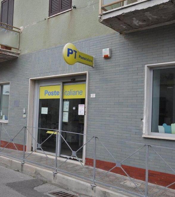 Finisce ai domiciliari il rapinatore delle poste 