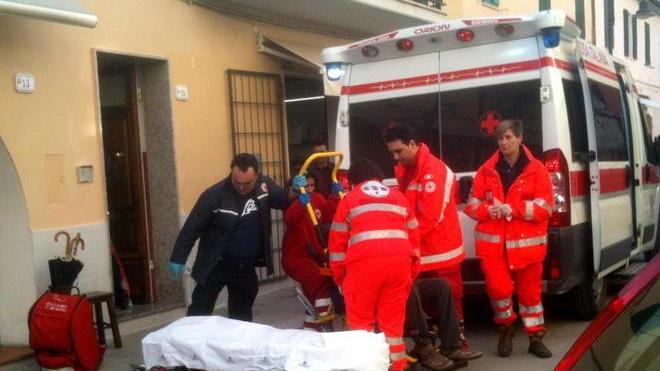 Minaccia di far scoppiare la casa