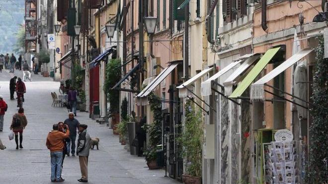 Aprono due nuovi negozi in via Mazzini niente crisi