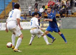 Il Pisa vince 2-1 su calcio di rigore 