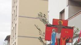 La Via Crucis del silenzio nel quartiere cinese