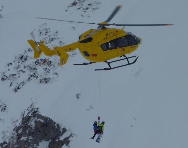 Batte la schiena in pista grave uno sciatore 