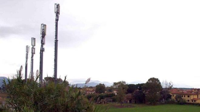 Quattro nuove antenne: i primi no