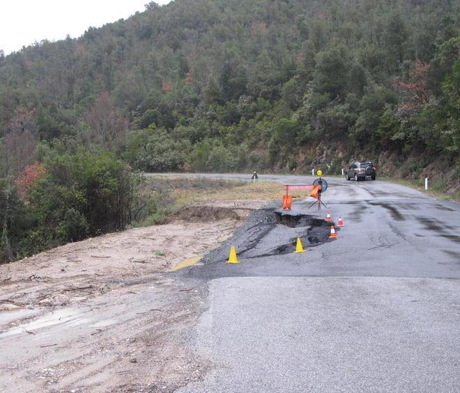 Frana sulla Provinciale 21 da poco riaperta al transito 