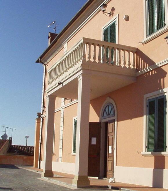 Riapre la biblioteca