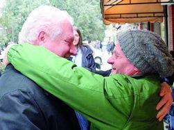Amici d’infanzia si ritrovano dopo 53 anni 