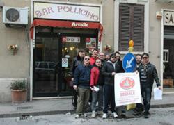 Manifestazione di solidarietà al barista arrestato 