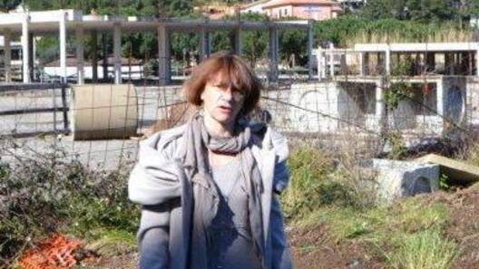 Ecomostro, domani si demolisce