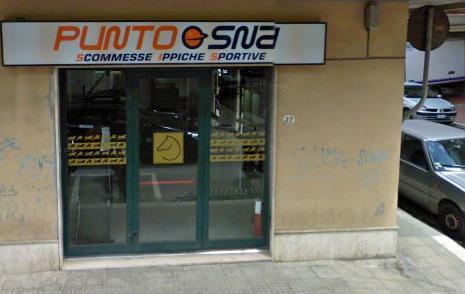 Rapina all’agenzia, picchiata una donna 