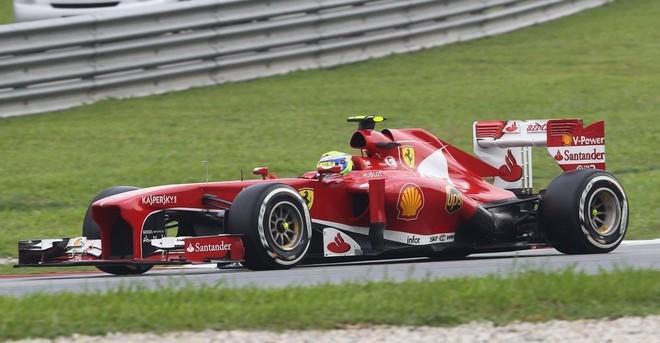 Errori in pista e al muretto e il Cavallino perde le ali 