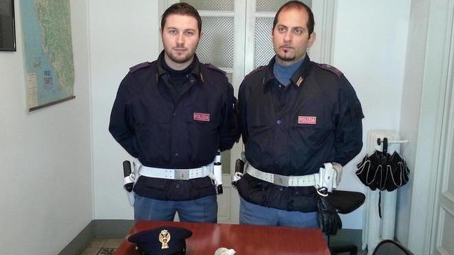Vende droga a un minorenne in un giardino di Empoli: arrestato