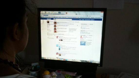 Si vendica su Facebook dell’uomo che l’ha licenziata 