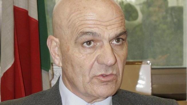 Controlli alle bilance dei negozi pratesi di Compro Oro