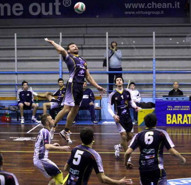 «Pallavolo Massa, un disastro» 