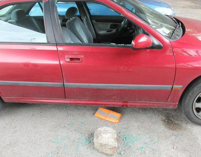 Stazione sotto assedio tra furti e atti vandalici 