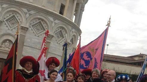 Il Palio di Fucecchio conquista la torre pendente