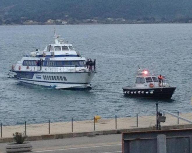 Sorpresa sul porto, torna in servizio l’aliscafo Fabricia 