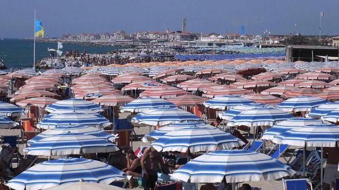 Balneari insieme da Massa a Calambrone