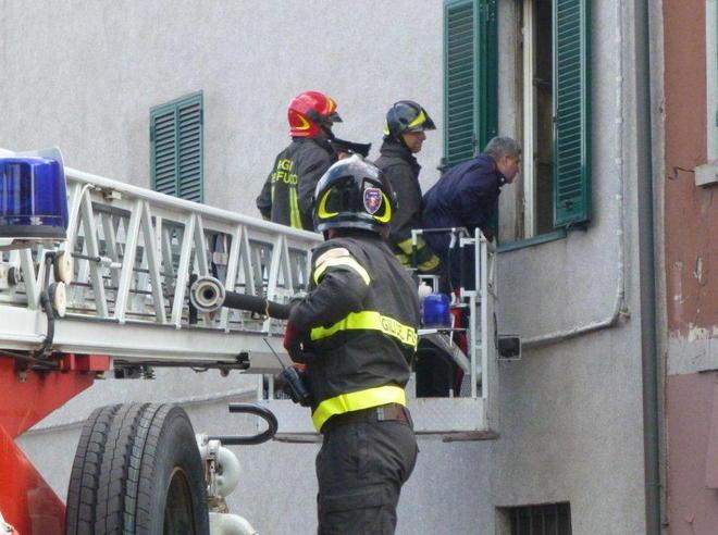 Barricato in casa da due giorni 