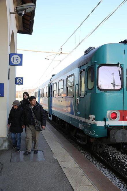 Treno in fiamme, i pendolari ringraziano il personale delle Ferrovie 