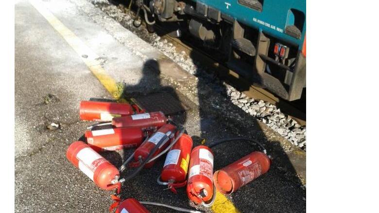 Incendio sul treno dei pendolari, commissione d’inchiesta di Ferrovie