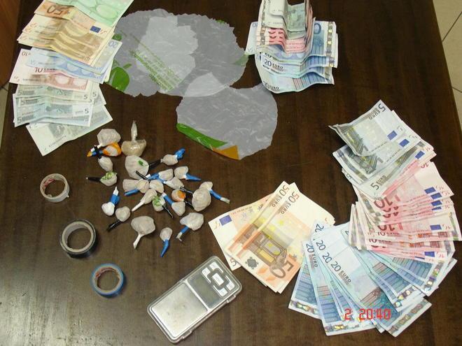 Spaccia eroina low cost a un diciassettenne: arrestato 