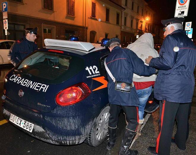 Arresto, condanna e i ceffoni dalla madre: tutto in una notte 