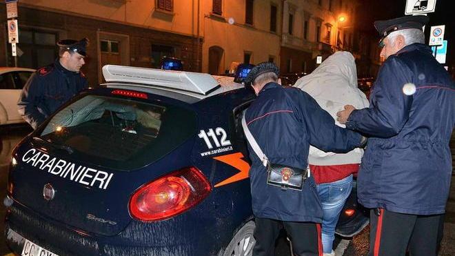 Arresto, condanna e i ceffoni dalla madre: tutto in una notte