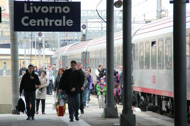 Senza Frecciabianca, condannati a treni lenti e affollati 