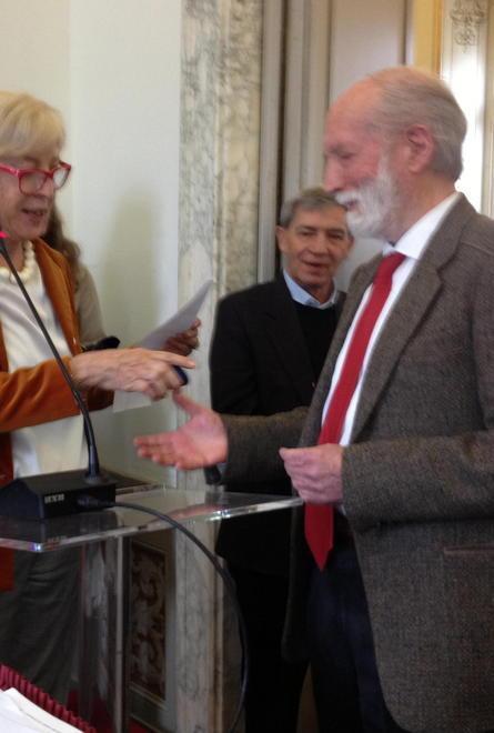  Luciano Corsini riceve la medaglia d’oro 